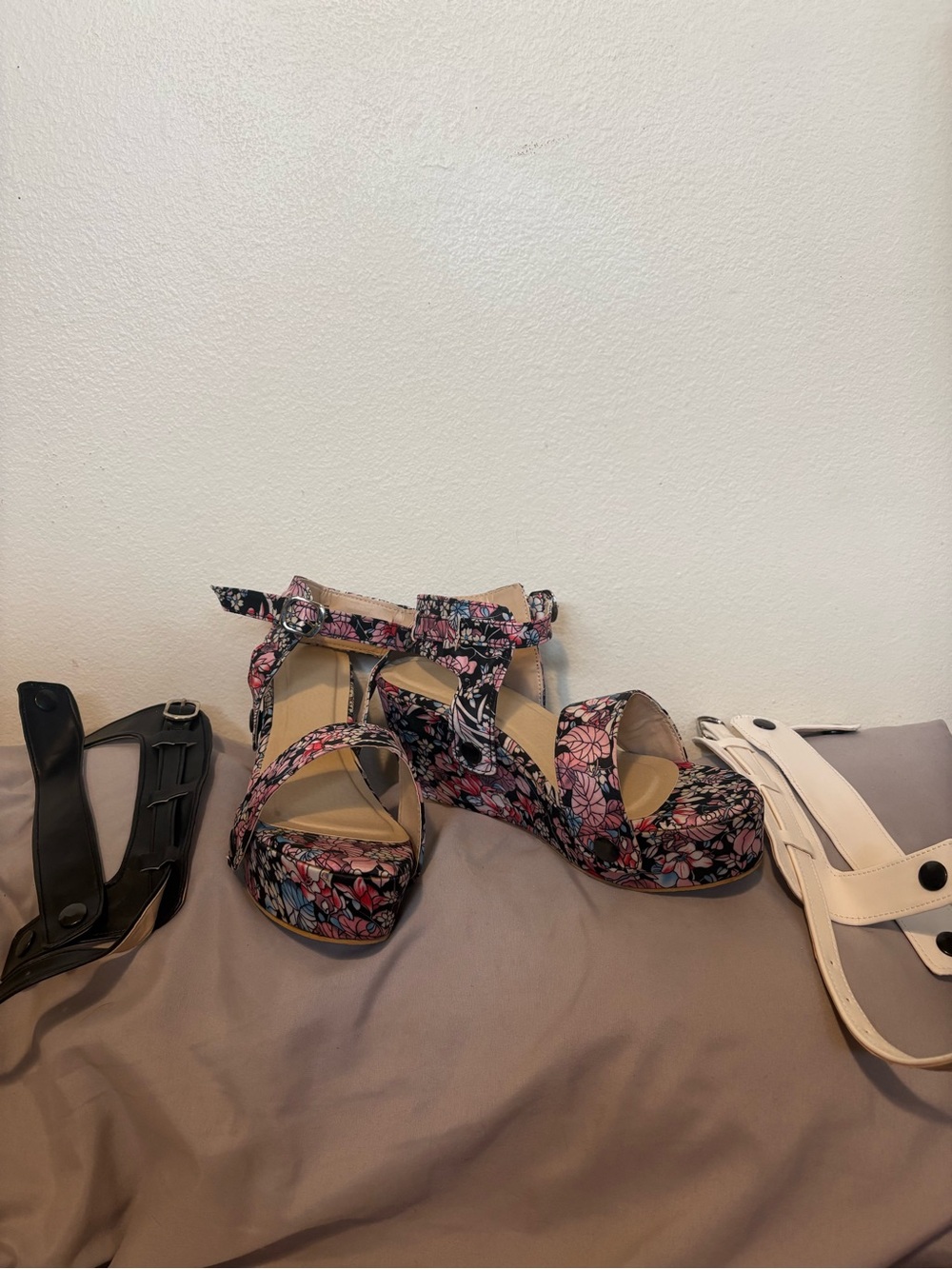 Floral Platform Wedge Sandals - Pink & Black